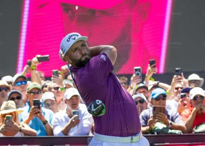 John Rahm en LIV GOLF ANDALUCIA 2025 tee hoyo 1 Valderrama