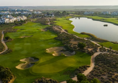 Bunkers estratégicos del diseño Nicklaus Design en Hacienda Riquelme Golf