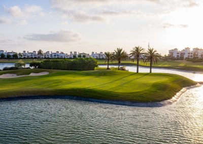 Los Lagos: Obstáculos de agua en La Torre Golf diseño Nicklaus Design