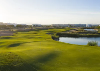 Green ondulado con forma de caparazón de tortuga en Saurines Golf Murcia diseñado por Nicklaus Design